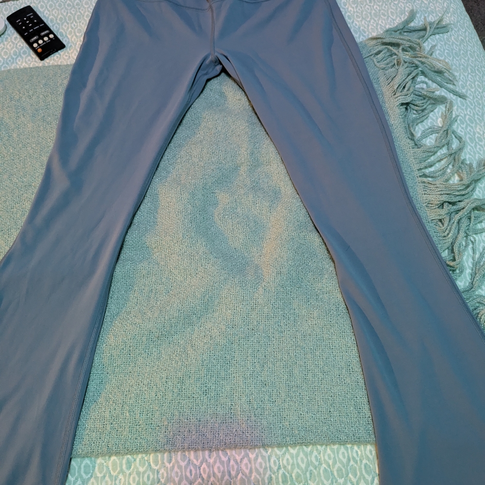 NWOT Lululemon Athletica Blue Mini flare Leggings